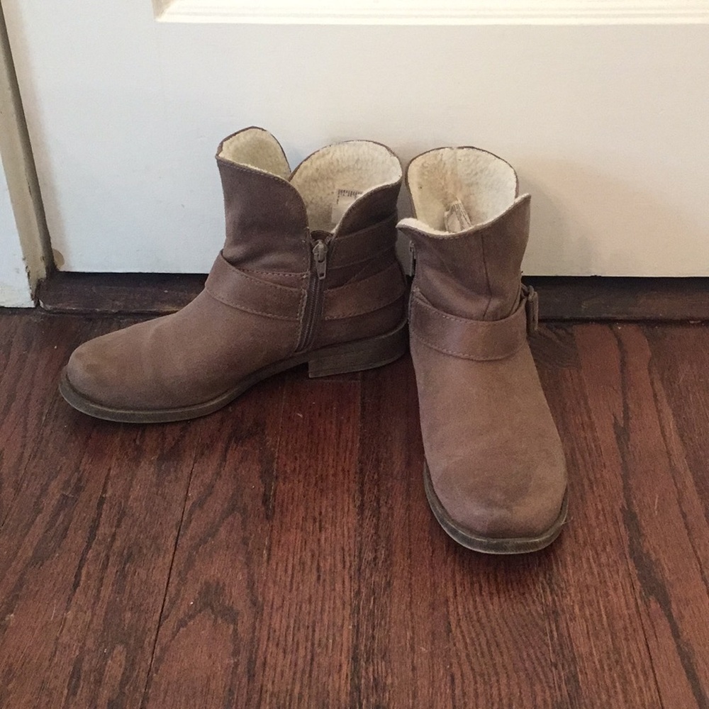 🛑 Final Sale ⚠️ Brown Boots